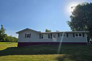 105 N 3rd St, La Harpe, IL 61450 - Photo 30