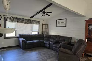 105 N 3rd St, La Harpe, IL 61450 - Photo 2