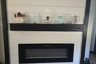 105 N 3rd St, La Harpe, IL 61450 - Photo 4