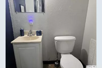 105 N 3rd Street, La Harpe, IL 61450 - Photo 22