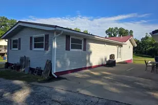 105 N 3rd St, La Harpe, IL 61450 - Photo 26