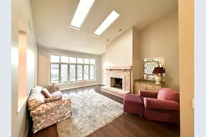 4 Greenbrier Court, Lake in the Hills, IL 60156 - Photo 8