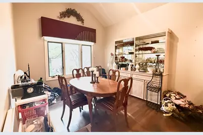 4 Greenbrier Court, Lake in the Hills, IL 60156 - Photo 6