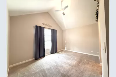 4 Greenbrier Court, Lake in the Hills, IL 60156 - Photo 18