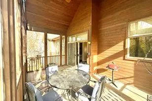 4 Greenbrier Ct, Lake in the Hills, IL 60156 - Photo 16