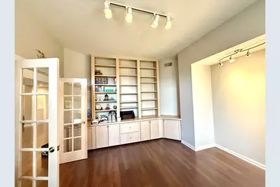 4 Greenbrier Court, Lake in the Hills, IL 60156 - Photo 4