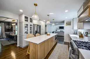 1112 Candlenut Dr, Naperville, IL 60540 - Photo 4