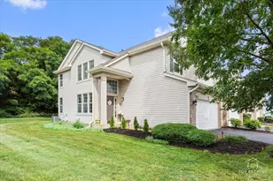 2039 Muirfield Dr, Yorkville, IL 60560 - Photo 2