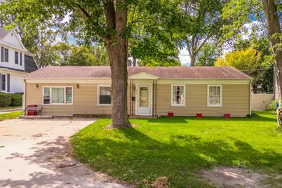 1702 S Plum Street, Pontiac, IL 61764 - Photo 1