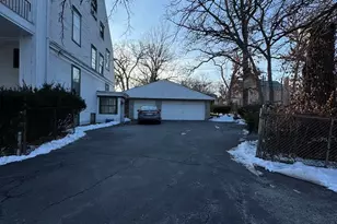 10628 S Longwood Dr, Chicago, IL 60643 - Photo 14