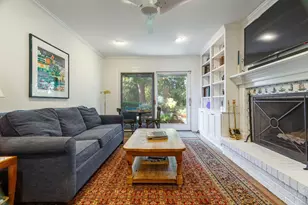 8 The Court of Charlwood, Northbrook, IL 60062 - Photo 12