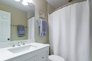 8 The Court of Charlwood, Northbrook, IL 60062 - Photo 20