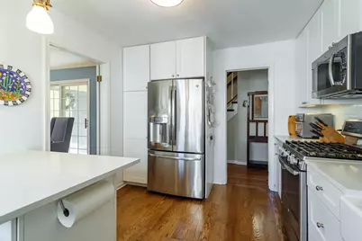 8 The Court Of Charlwood, Northbrook, IL 60062 - Photo 10