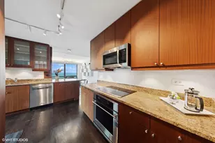 130 N Garland Ct, Chicago, IL 60602 - Photo 10