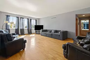 7720 Mossheather Dr, Joliet, IL 60431 - Photo 6