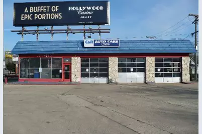 714 W Jefferson Street, Joliet, IL 60435 - Photo 1