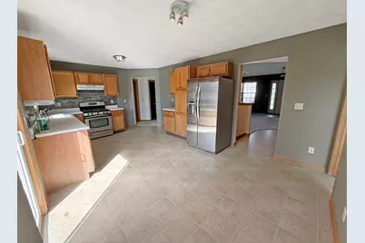 12432 Barberry Drive, Winnebago, IL 61088 - Photo 6