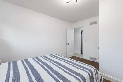 8461 Gross Point Road, Skokie, IL 60077 - Photo 18