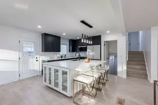 8461 Gross Point Rd, Skokie, IL 60077 - Photo 10