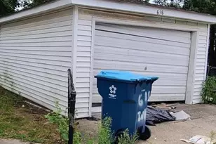 616 Ingraham Ave, Calumet City, IL 60409 - Photo 2