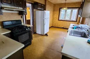 616 Ingraham Ave, Calumet City, IL 60409 - Photo 6