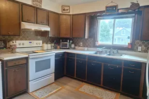 200 N Oregon St, Troy Grove, IL 61372 - Photo 4