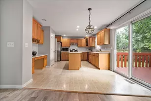 23 Breckenwood Ct, Bloomington, IL 61704 - Photo 10