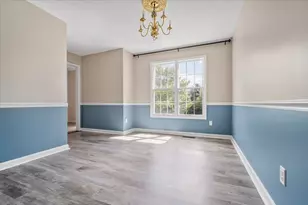 23 Breckenwood Ct, Bloomington, IL 61704 - Photo 4