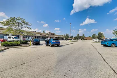 675 W Golf Road, Hoffman Estates, IL 60169 - Photo 28