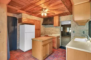 2303 County Rd 1100 E, Champaign, IL 61822 - Photo 10