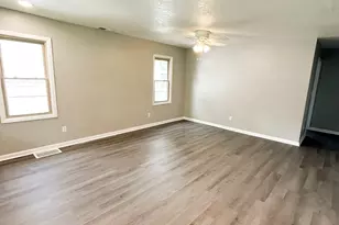 384 N Grand Ave, Bradley, IL 60915 - Photo 6