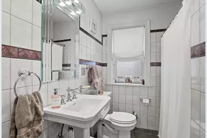 2626 W Lunt Avenue, Chicago, IL 60645 - Photo 12