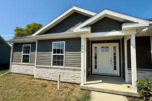 709 N Abbey Rd, Urbana, IL 61802 - Photo 2