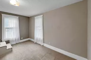 703 W Cottonwood St, Freeport, IL 61032 - Photo 14