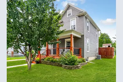 703 W Cottonwood Street, Freeport, IL 61032 - Photo 2