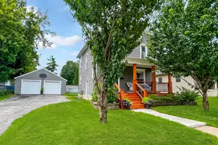 703 W Cottonwood St, Freeport, IL 61032 - Photo 1