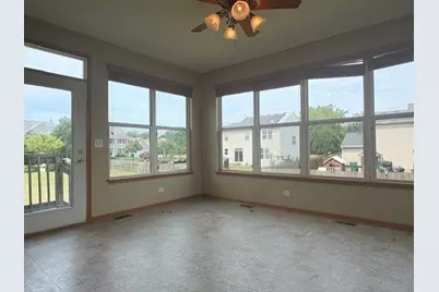 211 Leah Court, Sycamore, IL 60178 - Photo 8