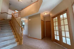 211 Leah Ct, Sycamore, IL 60178 - Photo 2
