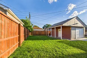 2719 W 94th St, Evergreen Park, IL 60805 - Photo 32