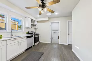 2719 W 94th St, Evergreen Park, IL 60805 - Photo 16