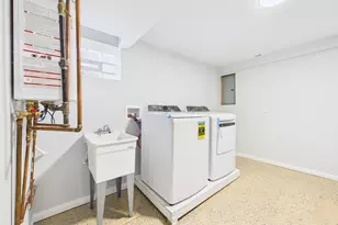 2719 W 94th St, Evergreen Park, IL 60805 - Photo 26