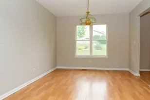 992 McPhee Dr, Lake in the Hills, IL 60156 - Photo 4