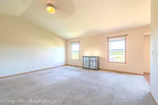 8453 Crooked Bend Rd, Machesney Park, IL 61115 - Photo 6