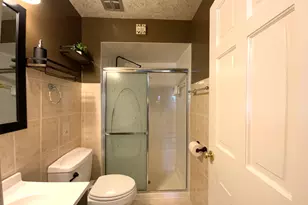 7854 S South Shore Dr, Chicago, IL 60649 - Photo 18