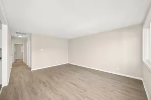 17212 Hawthorne Rd, East Hazel Crest, IL 60429 - Photo 8