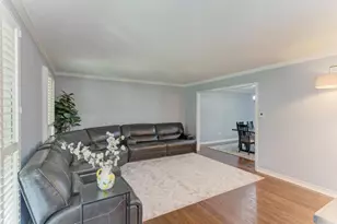 705 Potomac Ave, Naperville, IL 60565 - Photo 6