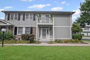 336 Westwood Ct, Vernon Hills, IL 60061 - Photo 1