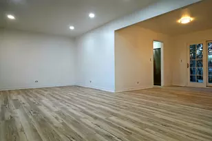 808 Bridle Ln, Wheaton, IL 60187 - Photo 4