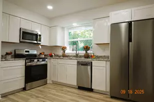 808 Bridle Ln, Wheaton, IL 60187 - Photo 8