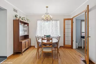 1720 W 54th Pl, La Grange Highlands, IL 60525 - Photo 4